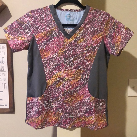 Gem Tops - Colorful printed scrub nurse top, stretchy sides